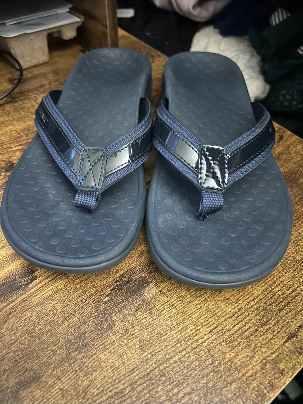 Vionic Navy Blue Women's Patent Thong Sandals Womens US size 7